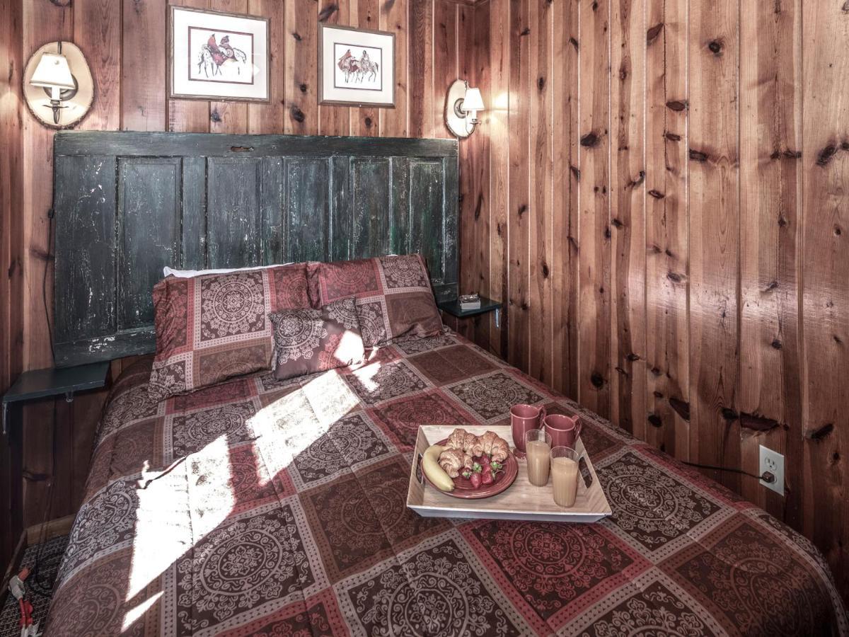 רואידוסו Perfect Cabin, 2 Bedrooms, Fireplace, Midtown, Sleeps 5 מראה חיצוני תמונה