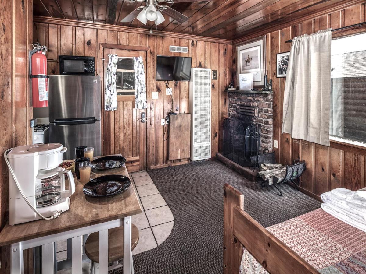 רואידוסו Perfect Cabin, 2 Bedrooms, Fireplace, Midtown, Sleeps 5 מראה חיצוני תמונה